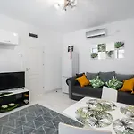 Light-monza-unirii * بوخارست